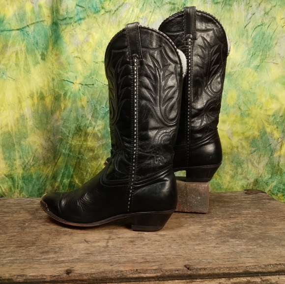 Rodeo Drive Other - Rodeo drive black cowboy boots